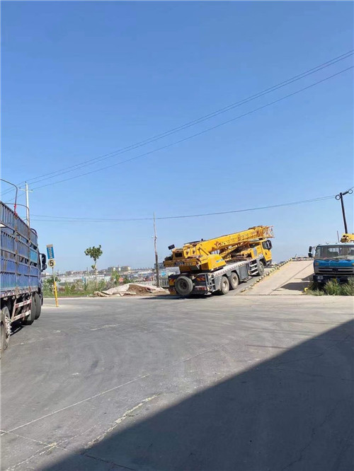 华坪县25吨吊车的租赁价格大概是多少？