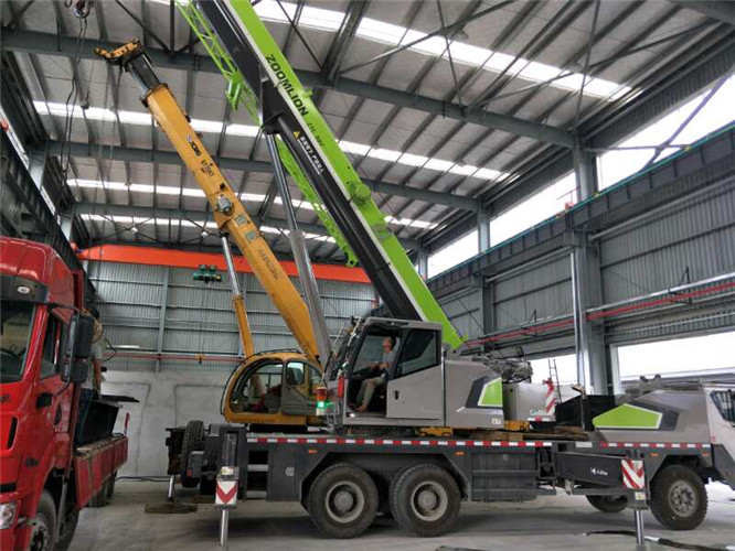 华坪县高空车出租需要注意哪些安全事项？