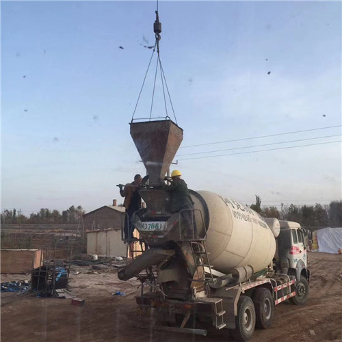 华坪县“精准瞄准”—— 吊车的 “定位导航” 技术